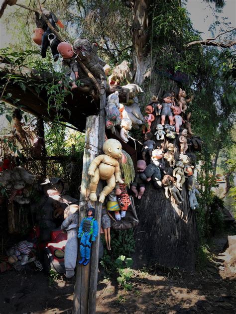 Abandoned Island of the Dolls .